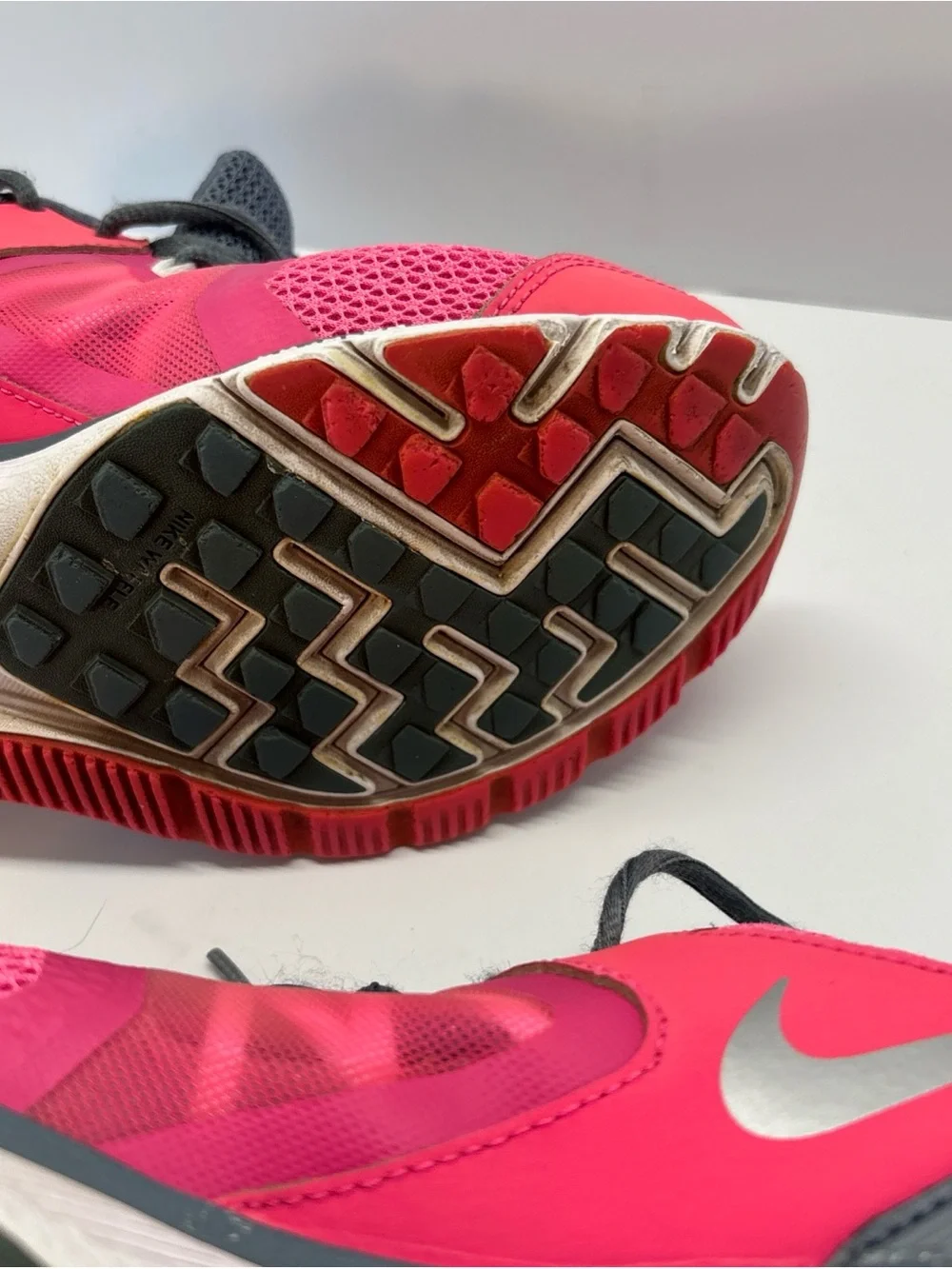 Nike Zoom Dynamic Web Women's Pink and Gray Dynamic Web Running Shoe size 8.58